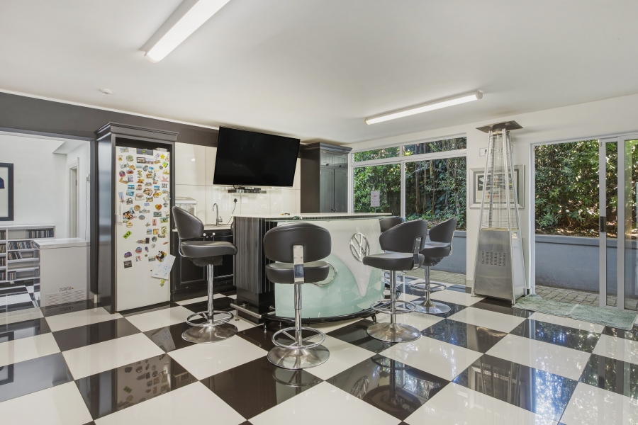 9 Bedroom Property for Sale in Constantia Western Cape